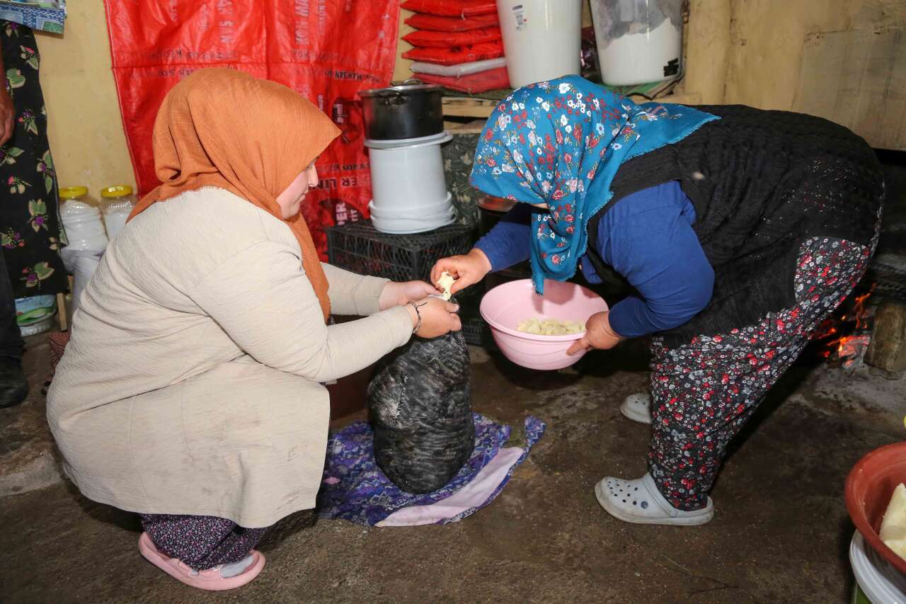 Meram Kızılören'in sabır ve emek isteyen asırlık lezzeti doğaya emanet edildi 6